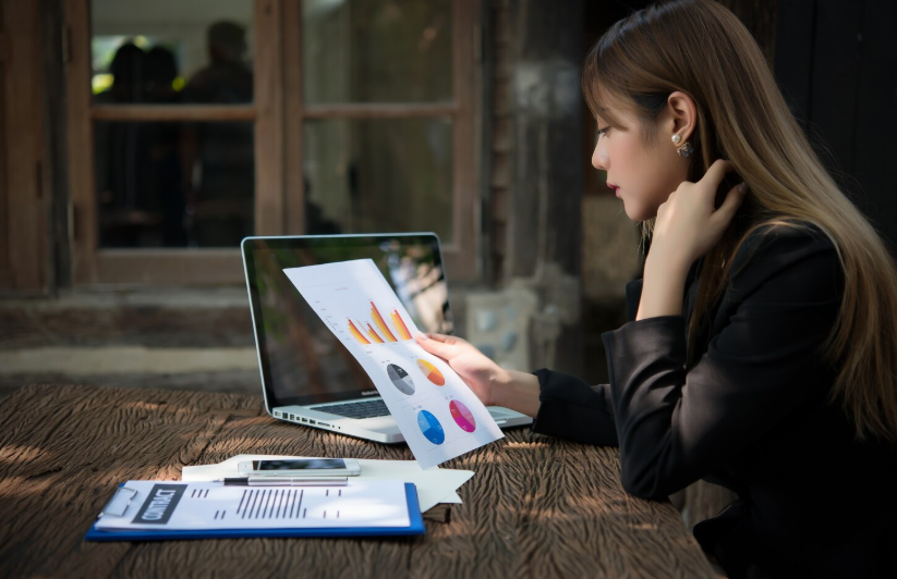 tự động hóa báo cáo tài chính bằng AI, dự báo dòng tiền bằng AI, AI kế toán doanh nghiệp